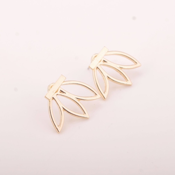 golden threads Jewelry - Lotus Flower Bar Gold Color Stud Earrings